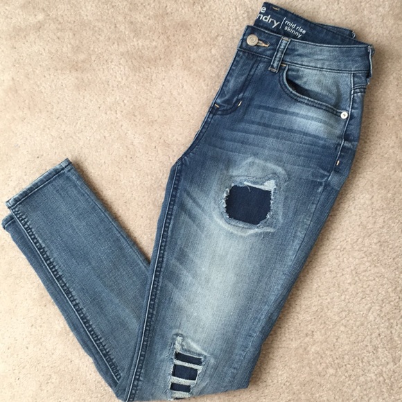 Distressed skinny jeans - Picture 1 of 2